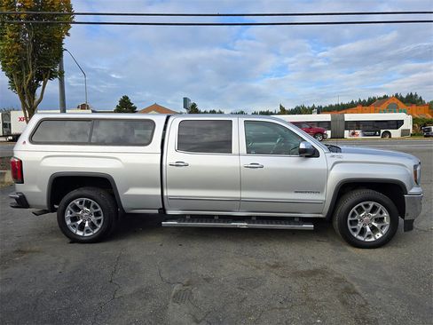 Used 2018 GMC Sierra 1500 SLT image 8