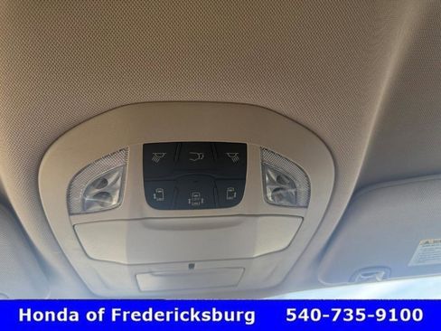 Used 2023 Chrysler Pacifica Touring-L image 21