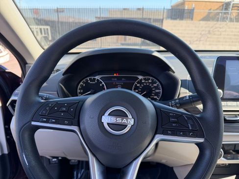 Used 2025 Nissan Altima 2.5 SV image 27