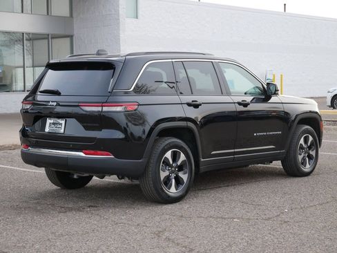 Used 2025 Jeep Grand Cherokee Limited 4xe AWD/4WD image 3