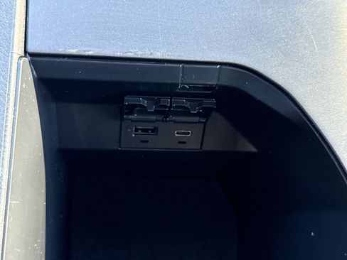 Used 2024 Toyota Camry XSE FWD image 27