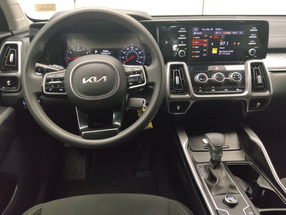 Used 2023 Kia Sorento LX FWD image 22