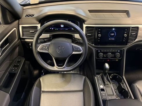 Certified 2023 Volkswagen Atlas Cross Sport SE FWD image 19