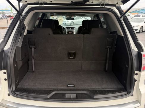 Used 2015 GMC Acadia SLE image 14