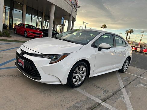 Used 2024 Toyota Corolla LE image 6
