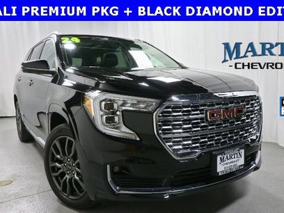 Used 2024 GMC Terrain Denali w/ Black Diamond Edition