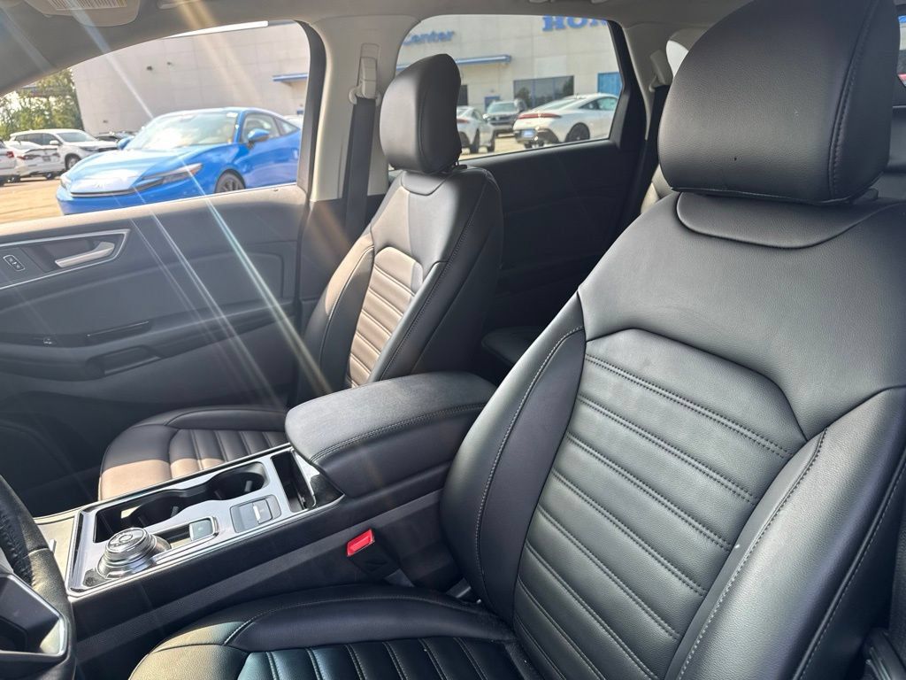 Used 2019 Ford Edge SEL w/ Equipment Group 201A AWD/4WD image 15