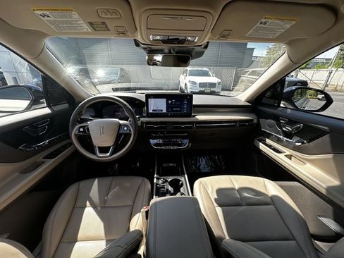 Certified 2024 Lincoln Corsair AWD w/ Equipment Group 101A image 3