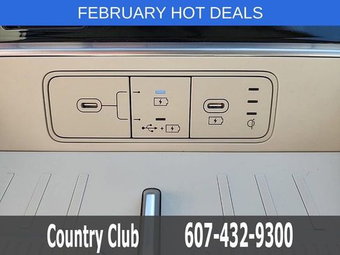 Used 2025 Hyundai Santa Fe SEL image 14