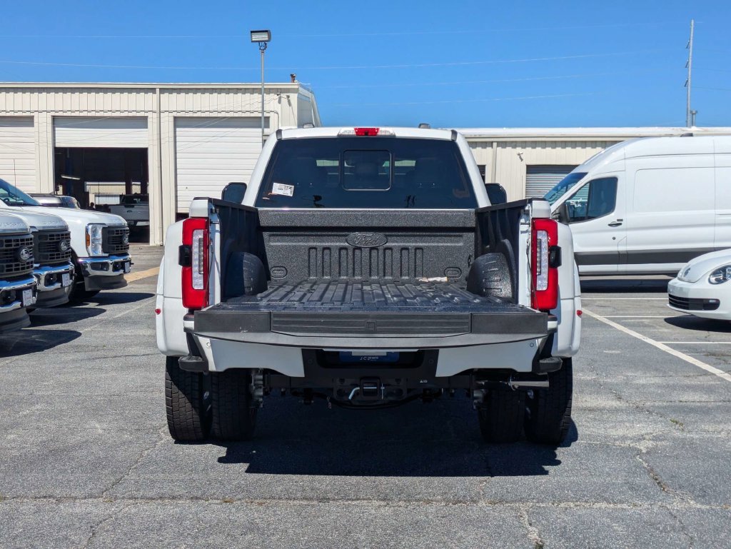 New 2027 Ford F450 Platinum w/ Platinum Plus Package AWD/4WD image 13