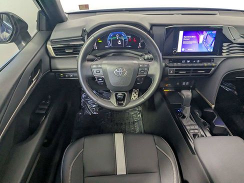 Used 2026 Toyota Camry SE FWD image 40