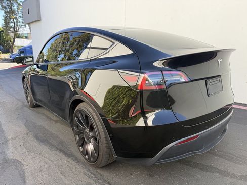 Used 2022 Tesla Model Y Performance AWD/4WD image 4