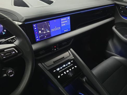 Certified 2025 Porsche Macan Electric RWD image 15