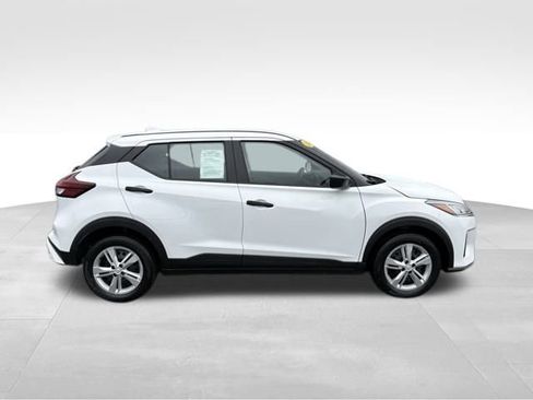 Used 2024 Nissan Kicks S image 4