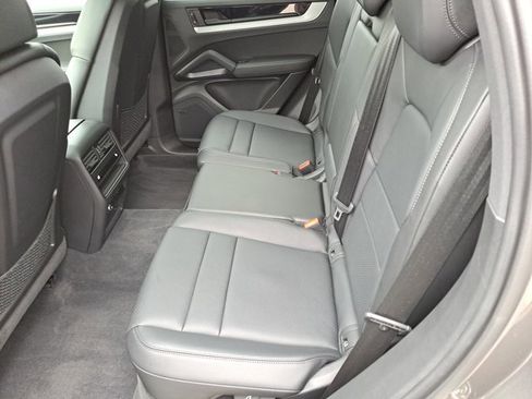 Certified 2024 Porsche Cayenne image 19