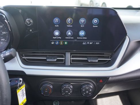 Used 2025 Chevrolet Trax LS FWD image 18
