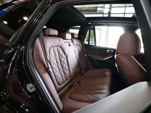 Used 2025 BMW X5 xDrive40i w/ M Sport Package AWD/4WD image 22