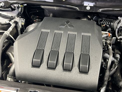 Used 2024 Mitsubishi Eclipse Cross AWD image 30