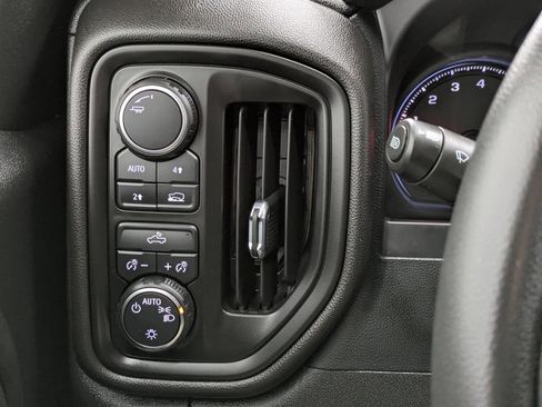 Used 2023 Chevrolet Silverado 1500 Custom image 9