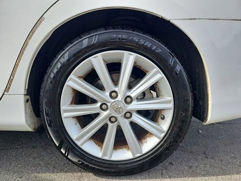 Used 2013 Toyota Camry XLE FWD image 35