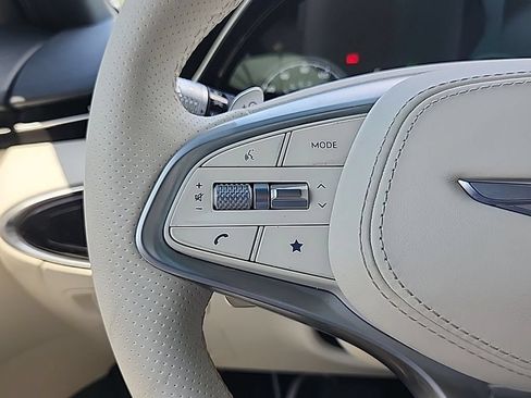 Used 2025 Genesis Electrified GV70 AWD/4WD image 9