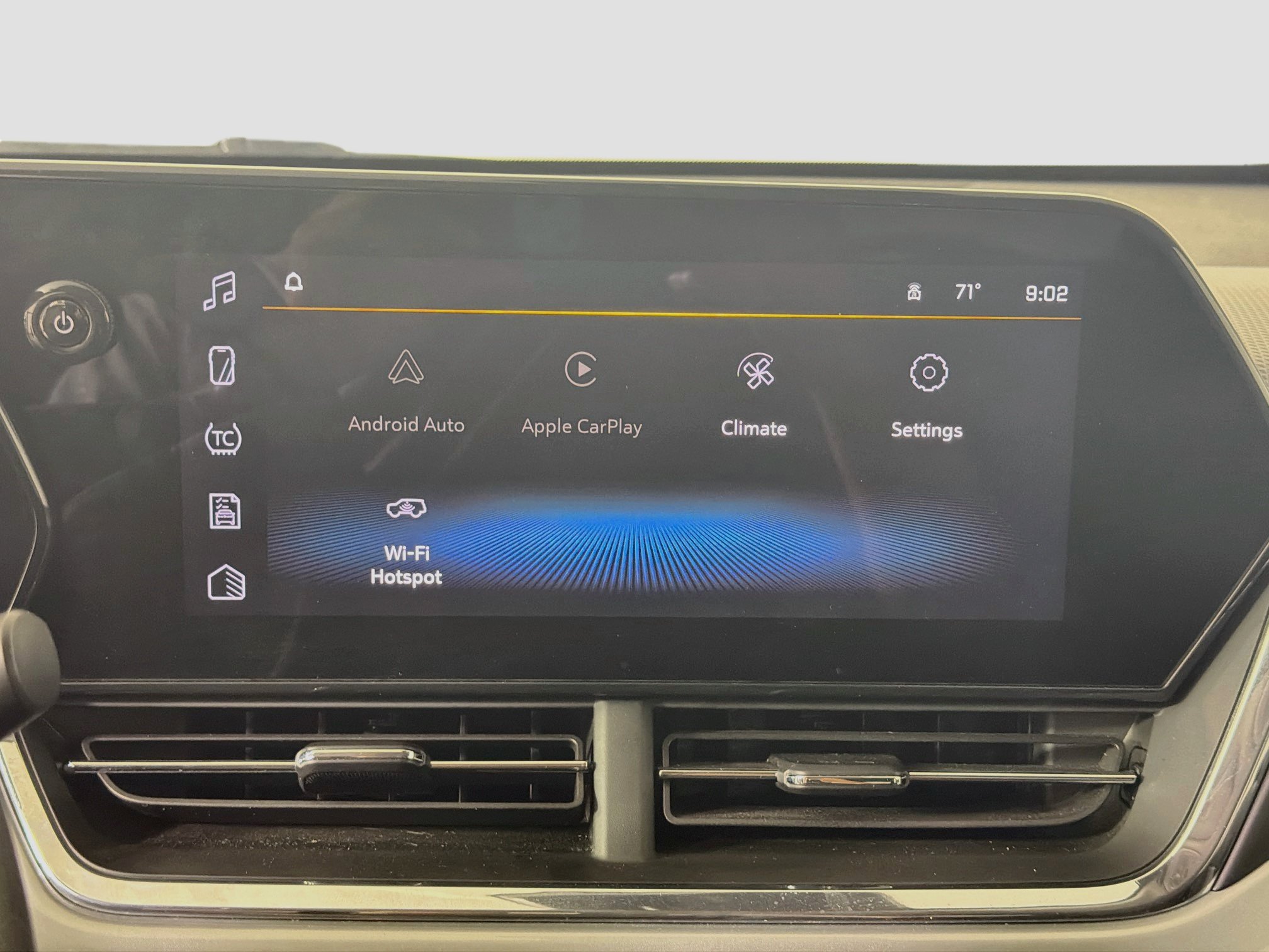 Used 2025 Chevrolet Trax LT FWD image 19