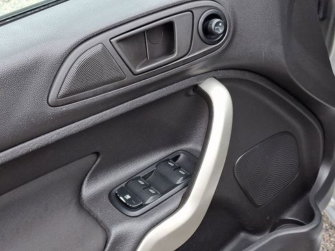 Used 2012 Ford Fiesta SE image 13