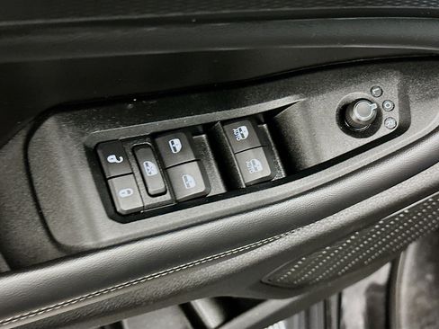 Used 2025 Jeep Grand Cherokee Altitude AWD/4WD image 15