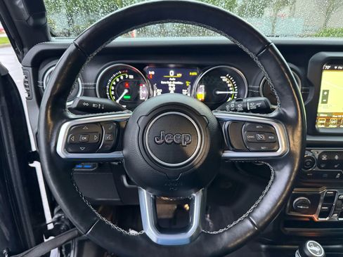 Used 2022 Jeep Wrangler Unlimited Sahara w/ Cold Weather Group image 31