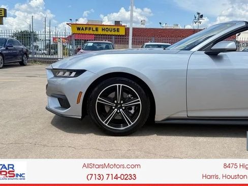 Used 2024 Ford Mustang Convertible RWD image 4