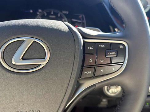 Used 2024 Lexus ES 350 w/ Premium Package image 18