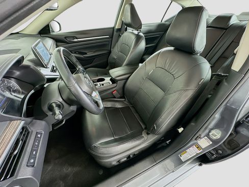 Used 2020 Nissan Altima 2.5 SL FWD image 13