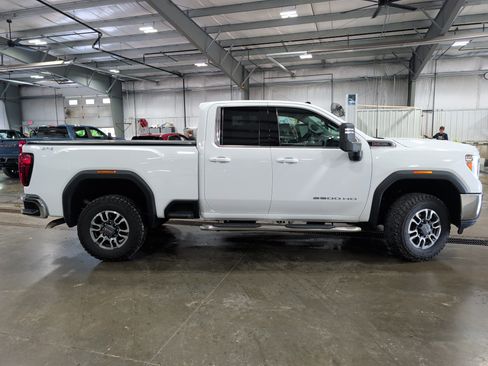 Used 2022 GMC Sierra 2500 SLE w/ SLE Value Package; AWD/4WD image 2