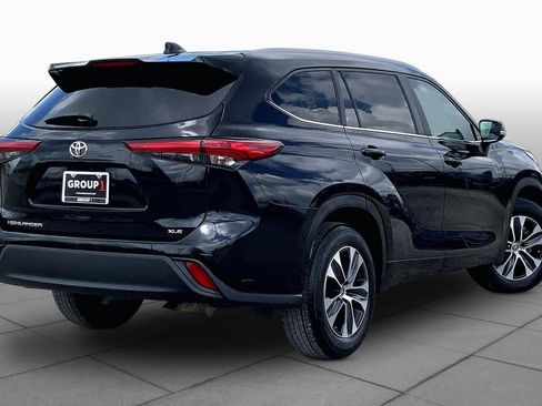 Used 2023 Toyota Highlander XLE image 13
