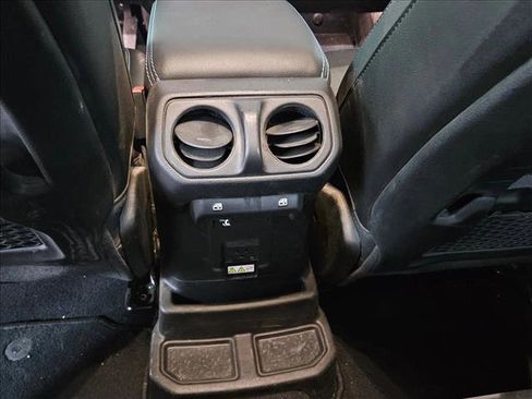 Used 2022 Jeep Wrangler Unlimited Rubicon 4xe w/ Safety Group AWD/4WD image 17