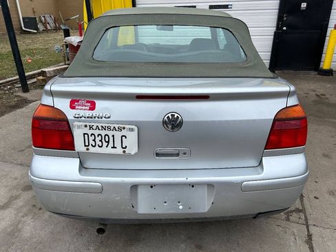 Used 2002 Volkswagen Cabrio GLX FWD image 7