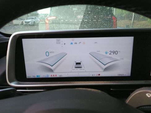 Used 2024 Hyundai Ioniq 6 SE RWD image 3