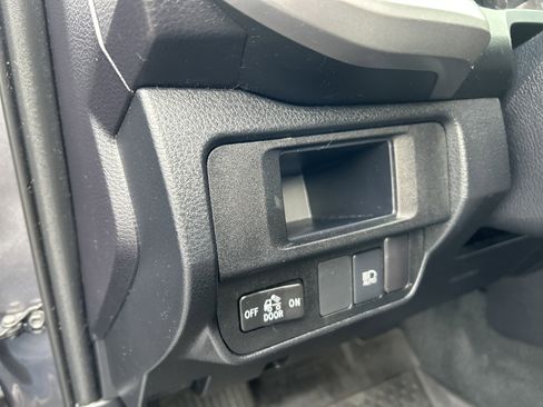 Used 2018 Toyota Tacoma SR5 image 17