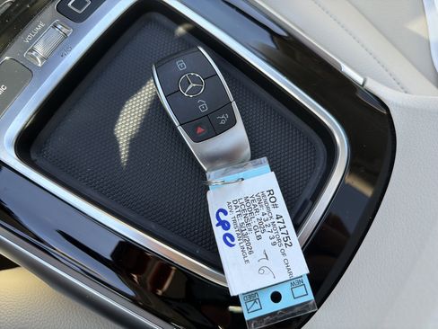 Certified 2025 Mercedes-Benz GLB 250 4MATIC image 38