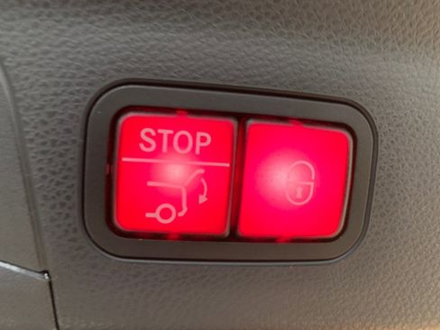 Used 2020 Mercedes-Benz GLC 300 4MATIC Coupe image 55