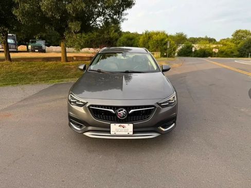 Used 2019 Buick Regal Essence w/ Driver Confidence Package I AWD/4WD image 2