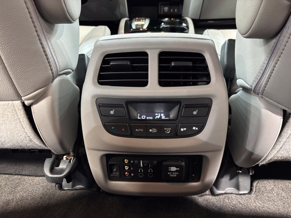 Used 2016 Honda Pilot Elite image 32