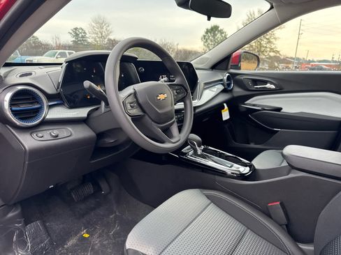 New 2026 Chevrolet Trax LT image 14