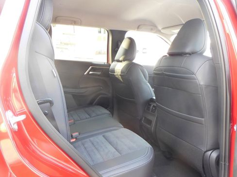 New 2025 Mitsubishi Outlander SE image 39