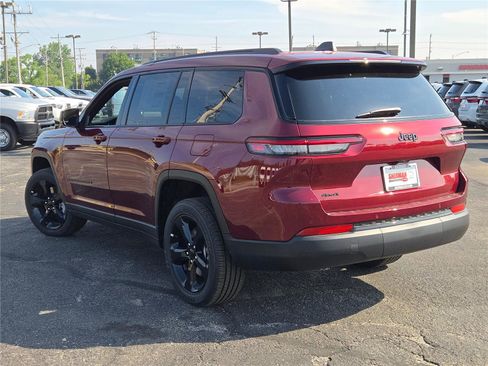 Used 2025 Jeep Grand Cherokee L Altitude image 16