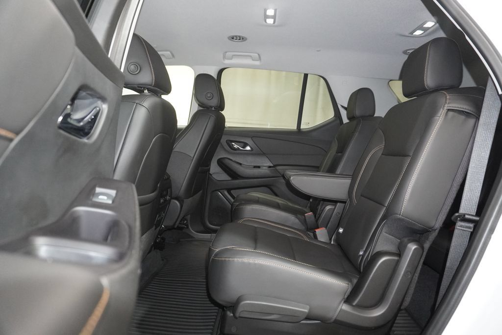 Used 2020 Chevrolet Traverse RS FWD image 16