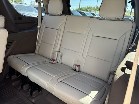 New 2026 GMC Yukon Denali w/ Denali Reserve Package AWD/4WD image 19