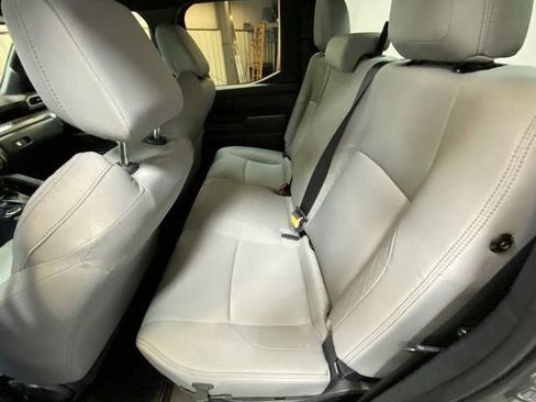 Used 2025 Toyota Tacoma SR5 AWD/4WD image 26