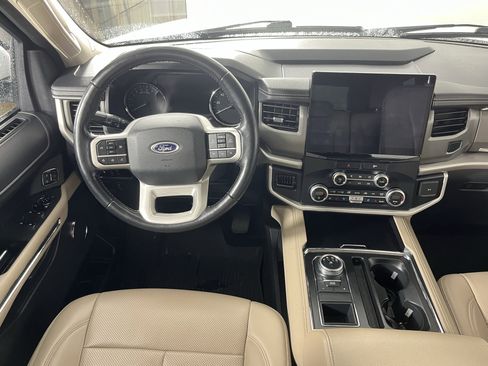 Used 2023 Ford Expedition Max XLT image 12