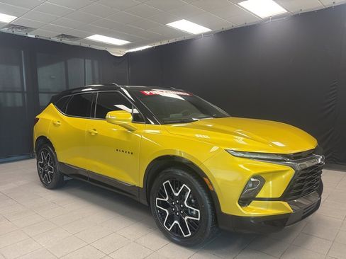 Used 2023 Chevrolet Blazer RS image 1
